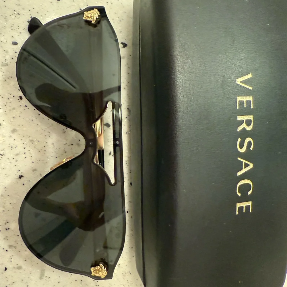 Versace Black Sunglasses - Picture 2 of 3